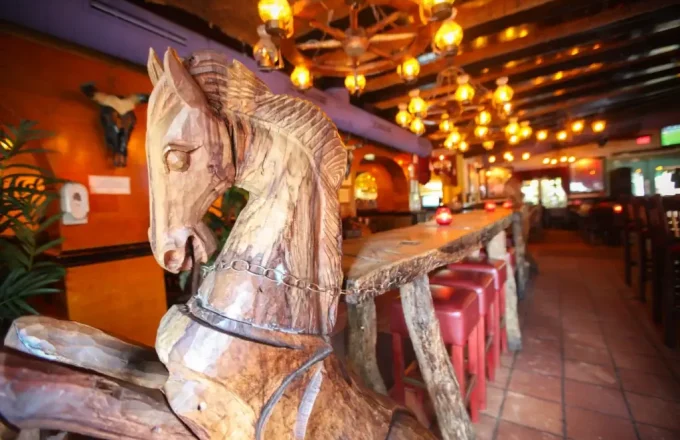 Exterior of El Tiempo Cantina Richmond location in Houston